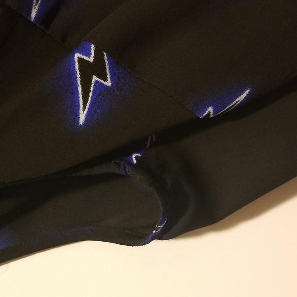 Torrid sleeveless button-down challis tank - Picture 4 of 5